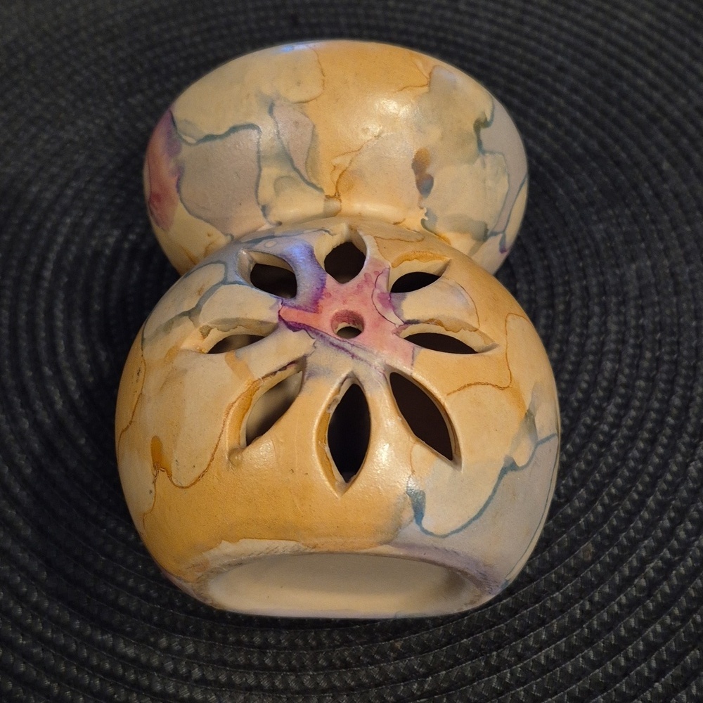 MULTICOLOR Ceramic Lotus Design Detail Oil or Wax Melt Warmer - Picture 11 of 15